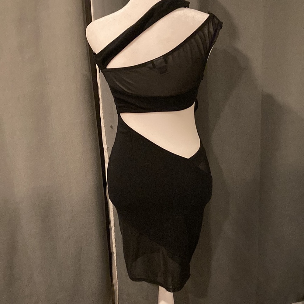 MY LITTLE BLACK DRESS TO BECOME YOURS. WORN ONCE ON MY HONEYMOON - Picture 7 of 11